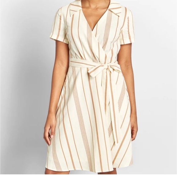 ModCloth Sweet Surprise Faux Wrap Dress Size 4 - Picture 1 of 6